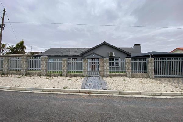 Welcome to your dream home in the heart of Vredendal!
This beautiful designed 3-bedroom house offers a perfect blend of modern living and outdoor relaxation, making it an ideal sanctuary for families and ...