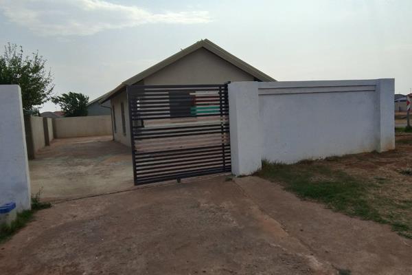 This is a lovely house with 3 bedrooms, 1 bathroom, kitchen, lounge. The whole yard is paved and the house is secured with a fence. ...