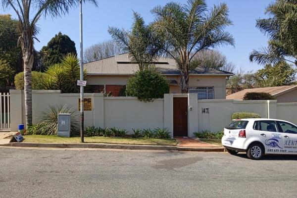 3 Bedroom house for sale with Flatlet in Alberton.  This beautifully maintained ...