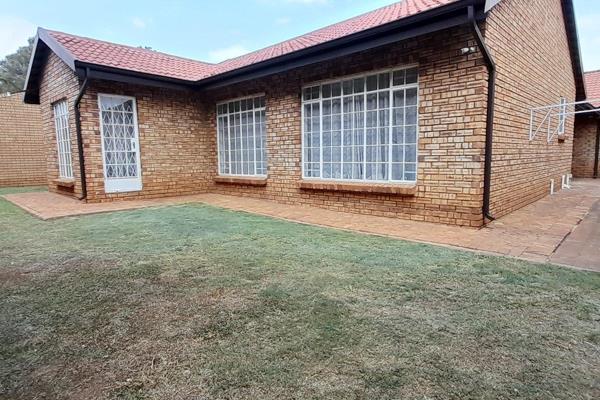 Beautifull property to rent and is immediately available

This unit offers the Following:

Spacious Lounge/ dinning room area ...