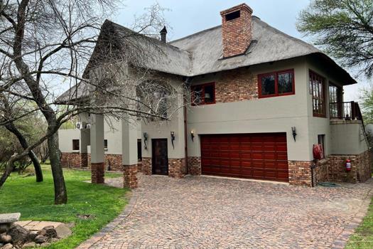 6 Bedroom House for sale in Boschenvaal River Front Lodges