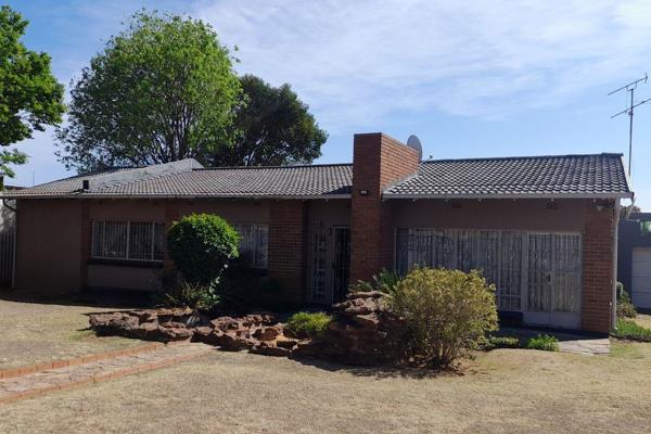 Neat spacious family home consist of Welcoming entrance hall. Lounge with a face brick ...