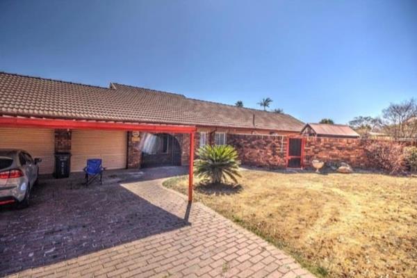 Featuring 3 dreamy bedrooms, 2 clean bathrooms, practical kitchen with a double oven ...