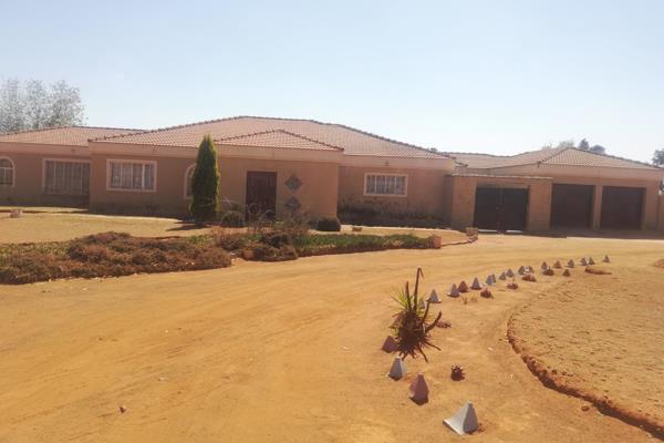 This plot and family home in Zuurbekom, boasts with four bedrooms all with built in cupboards and two offers main en-suites. The second ...