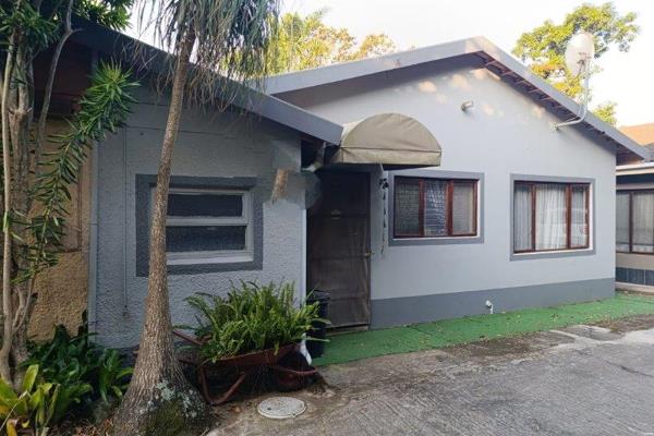 FULLY FURNISHED WELL MAINTAINED HOUSE AND LIFESTYLE
This charming freestanding  FULLY FURNISHED  2 bedroom, 2 bathroom house is located ...