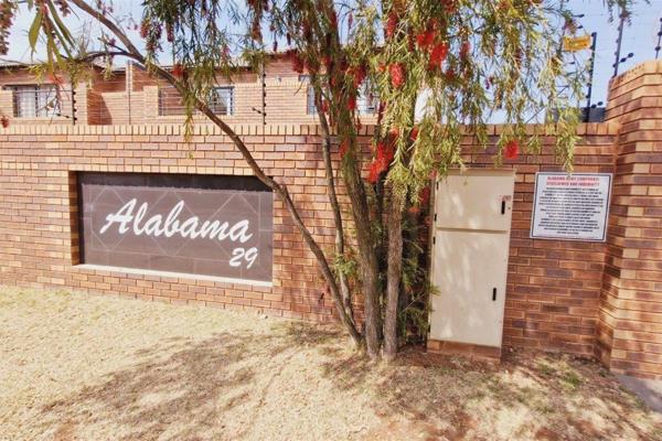 Face-brick beauty! 

This beautiful face-brick duplex has all the markings of sophistication in a modern setting with the perks of ...