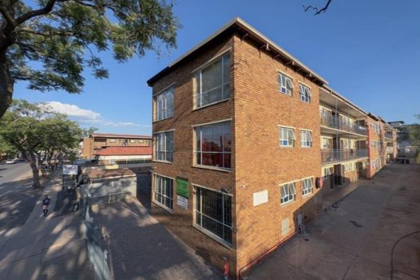 Pretoria west | soutter street | pretoria

Pretoria west | 1,515 square meter student accommodation for sale | 122 soutter street | ...