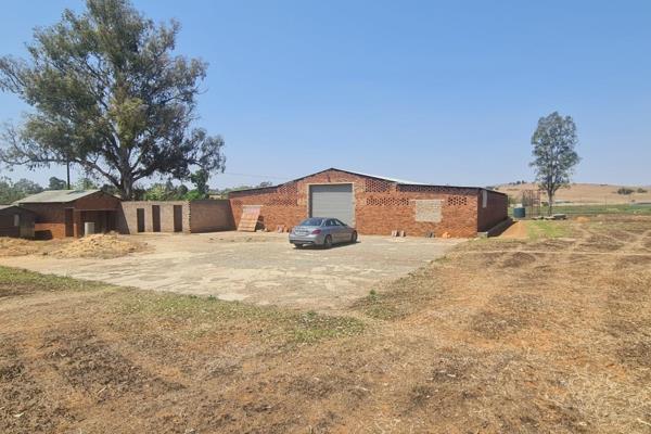 Situated on R550 next to AA Bakery (12kms from N1)
600sqm Warehouse
Borehole on the ...