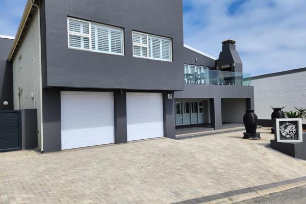 Luxury 2-Level Seaview Home with Extras for Sale in Strandfontein, LouisRood
Sole and ...