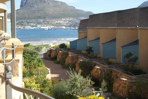 Position! Position! Position!
Live, work and play in Hout Bay!  This spacious north ...