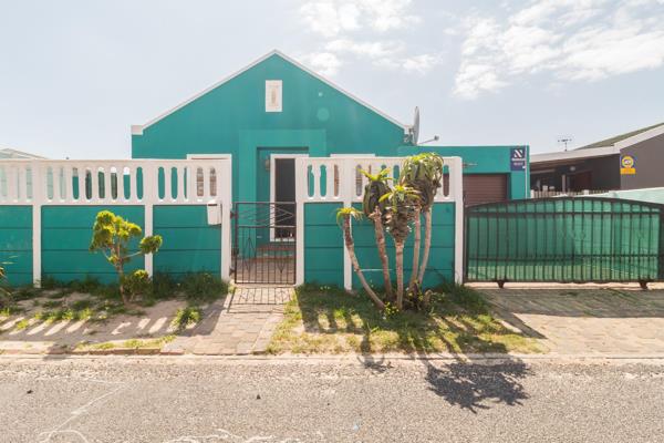 This neat and lovely home has just become available, perfect for the young and the old. ...