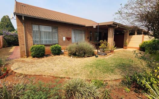 3 Bedroom Townhouse for sale in Doornpoort