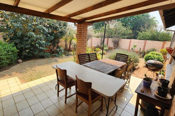 Stunning 3-bedroom townhouse in the upmarket Doornpoort area. This picture-perfect home ...