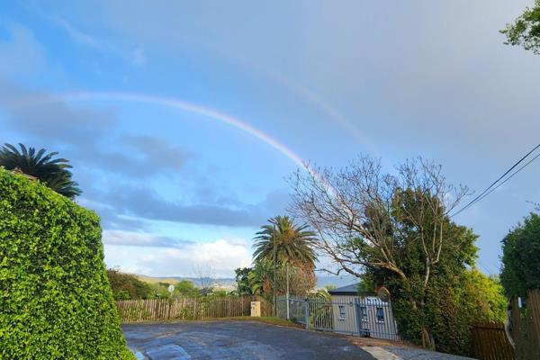 This expansive 1,975m&#178; vacant stand in the peaceful suburb of Paradise, Knysna ...