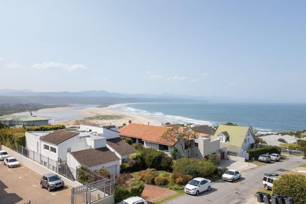 SOLE MANDATE

Apartment with a view for sale in Plettenberg Bay. 

A centrally situated ...