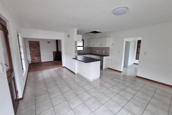 RECENTLY RENOVATED ONE-BEDROOM APARTMENT

A one-bedroom apartment in a cul-de-sac. The ...