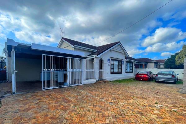 Exclusive Sole Mandate
This property is centrally located in Parow, offering convenience and accessibility. It features a fully paved ...