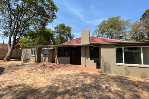 Welcome to this newly renovated 4-bedroom, 4-bathroom home, perfect for family living. The house boasts stunning wooden floors and ...