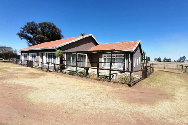 Perfectly situated on the Main Road -  Close proximity to Three Rivers.

Any small scale farmers dream destination - Established ...