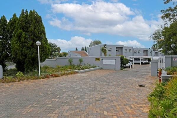 Welcome to Martigues, a small complex of on 40 units, walking distance from Fourways ...