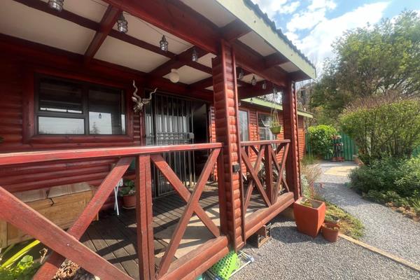 4 bedroom and 2 bathroom house with flatlet anf 2 bedroom log cabin.

MAIN HOUSE
This spacious family house offers 4 bedrooms and 2 ...