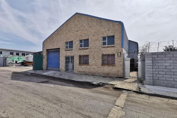 Discover this versatile commercial warehouse located in the bustling Sidwell area. This ...