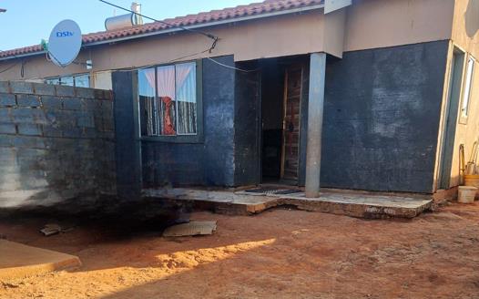 2 Bedroom House for sale in Lehae