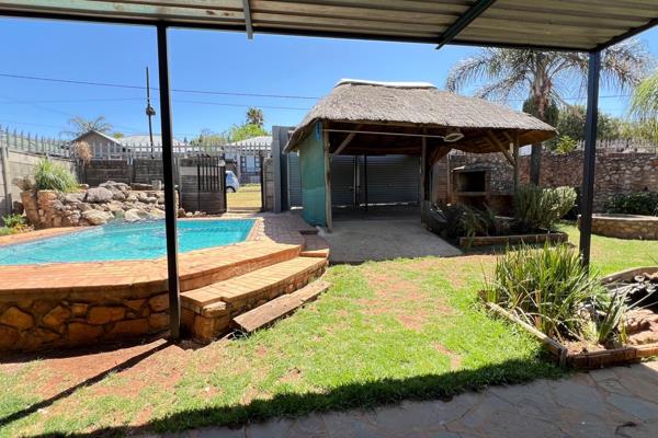 This charming 3-bedroom, 2-bathroom home in Krugersdorp North offers comfortable family ...