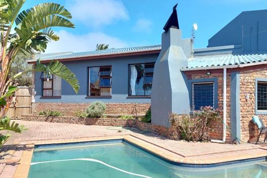 4 Bedroom House for sale in Heiderand