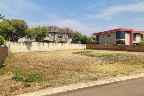 Urgent sale!  Priced to sell!

933m2 Stand for Sale in Silverwoods Country Estate, Pretoria

NOT located on boundary wall.

Don&#39;t ...