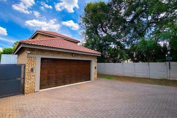 Face-brick beauty! 

This face-brick home has all the markings of sophistication in a modern setting and a hidden gem situated ...