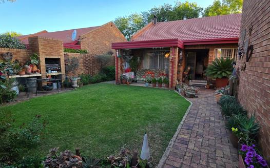 3 Bedroom Townhouse for sale in Vaalpark