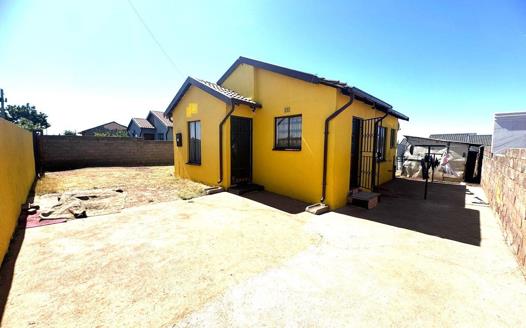 3 Bedroom House for sale in Tokoza Ext 5