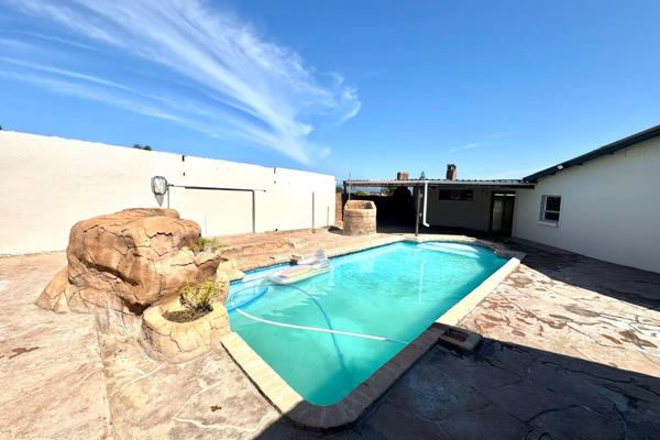 Welcome to this exceptional property designed for those who love to entertain!
Nestled in the vibrant heart of Uitenhage/Kariega, this ...