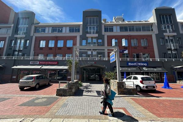 AA Grade Offices to Let in Green Point on the CBD Periphery
Showroom / Office / Professionals
A real eclectic mix of office users in ...