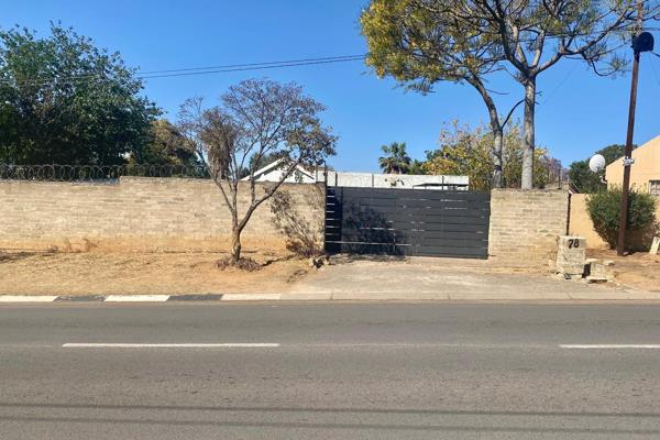 Exciting Opportunity in Bloubosrand for Homeowners and Savvy Investors
Discover this charming 2-bedroom home in the highly sought-after ...