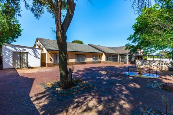 9 Rental Rooms Property for Sale in Westonaria.

I am calling all the INVESTORS and PEOPLE with BIG FAMILIES to take advantage in ...