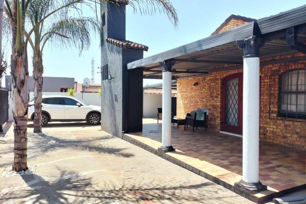 All About Homes presents the following properties at Soshanguve block L with 5 bedrooms&#39;, Lapa,2 dining room, 3 louche, 2 garages ...