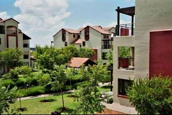 This neat bachelor apartment for sale  is situated within the Oukraal Estate in the New East of Pretoria close to Silver Lakes.
The ...