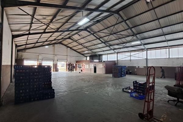 438m2 Warehouse/Workshop for Rent. 

The unit consist of a Large warehouse/workshop with 2 lever docs for easy loading of trucks. The ...