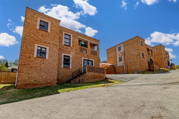 Step into this inviting 2-bedroom upstairs unit featuring built-in cupboards (BIC) and a full bathroom. The modern kitchen boasts sleek ...