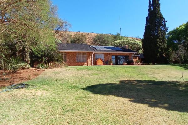 SECURE COUNTRY LIVING AT ITS BEST

EXCLUSIVE MANDATE

Looking for an AWESOME Lifestyle property and want to do a bit of small scale farming? you&#39;ve found it!

Located just off the R513 in De Wildt, 15 minutes from Pretoria North and Hartbeespoort, lies this established ...