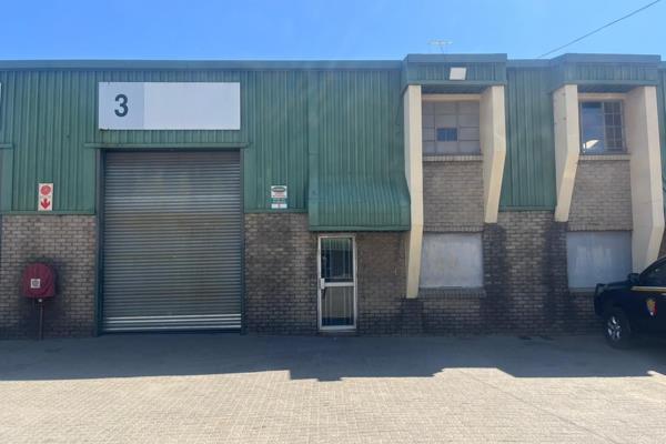 Warehouse To Let in Crown Mines measuring 200m2 located in the secure Crown Mines area. ...