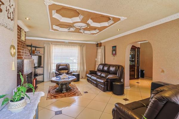 Unfurnished: R 1 899 999-00
Furnished: R 2 4500 000-00

Stunning Modern 4-Bedroom Home in a Quiet, Family-Friendly Neighborhood
Step ...