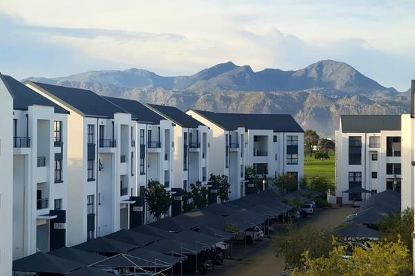 De Velde Somerset West is a luxurious sectional title lifestyle estate with Wi-Fi ...