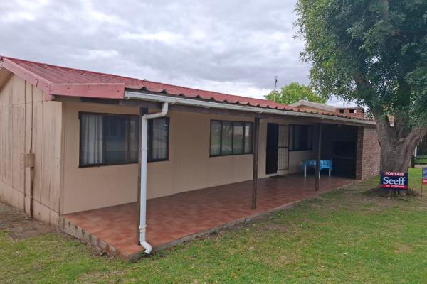 DUAL MANDATE

Have you been dreaming of your own holiday home in the sought-after Strydom-oord area of Hartenbos, this is your chance.  ...