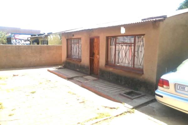 House For Sale In Katlehong, Mavimbela Section.

This house is located next to shopping centres, schools, and all necessary ...