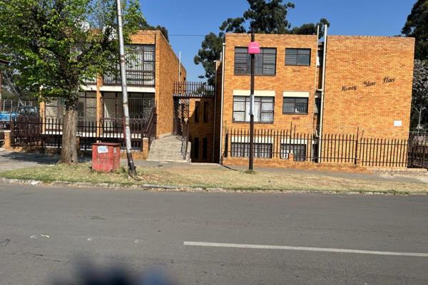 An absolutely superb opportunity to purchase and own an entire block of flats in Rosettenville, Cnr High &amp; Geranium street. 
Well ...