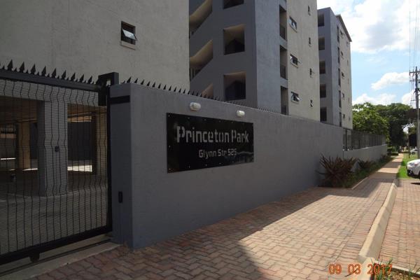 Dear Students.

If you are looking for a luxury in Hatfield look no ...