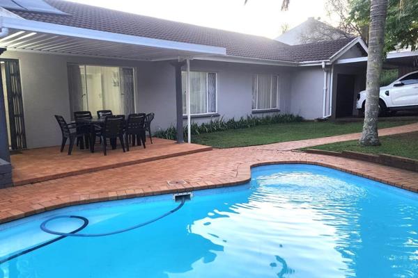 Neat spacious loved family home in a cul-de-sac.
HOWICK NORTH – R1 950 000

Wide entrance hall off front verandah overlooking a private ...